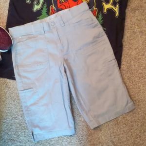 Gloria Vanderbilt Gray Walking Shorts . Size 6